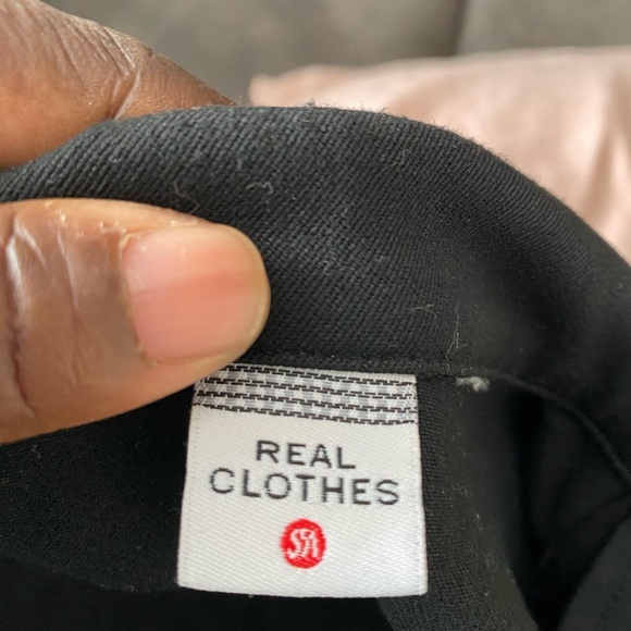 Real Clothes soft jacket with double zipper front pockets. - Picture 2 of 6